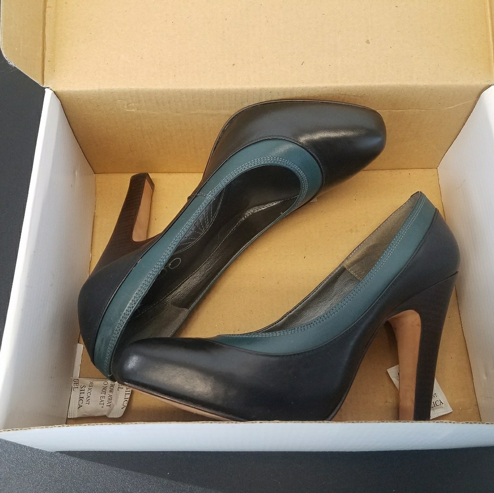 Barely Used Black / Green ALDO Heels size 6